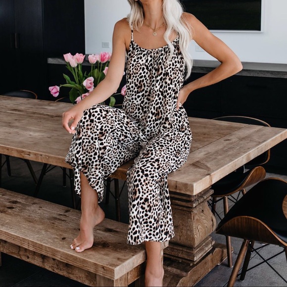 Pants - 1 LEFT‼️5🌟Leopard Jumpsuit